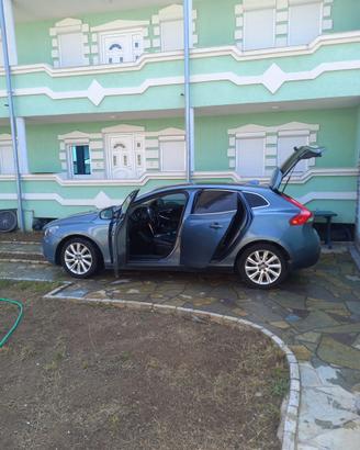 Volvo v40 1.6 gasolio 220 milla km