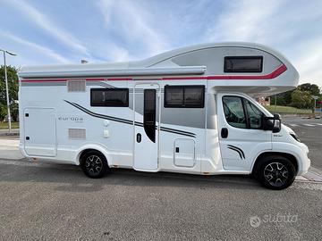 Camper mansardato arca M 725 GLM