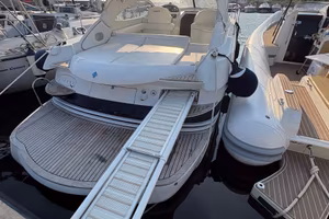 Pershing 37
