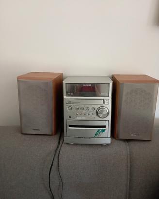 stereo con CD e cassetta 