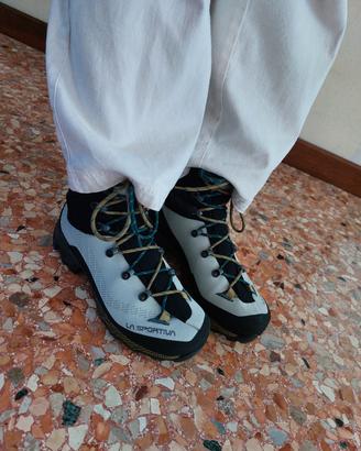 scarponi La Sportiva Aequilibrium donna 