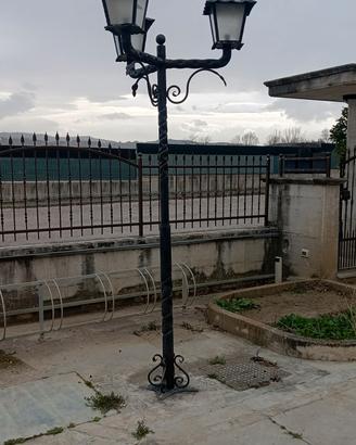 lampione per villa in ferro battuto 