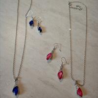 set collanina e orecchini blu o fucsia