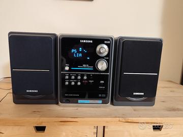 Samsung mini stereo Hi-Fi.