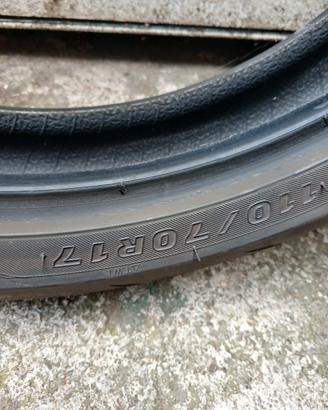 gomme moto