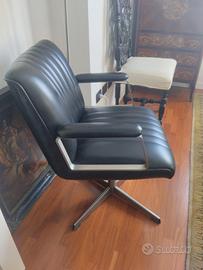 poltrona vintage anni 60 70 pelle nera