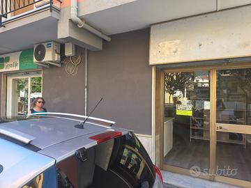 Negozio Commerciale - Cava de' Tirreni