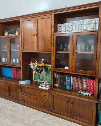 ampia credenza arte povera