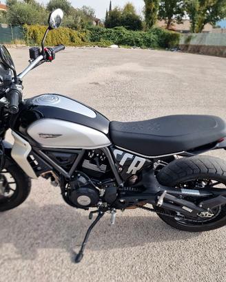 Ducati Scrambler 800 – Pari al Nuovo | Garanzia