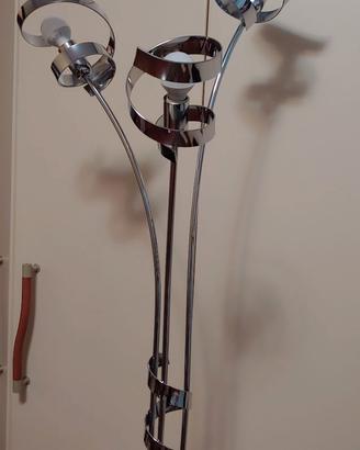 Lampada da terra. Piantana