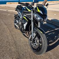 Triumph Street Triple 765 RS