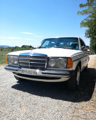Mercedes 200 W 123