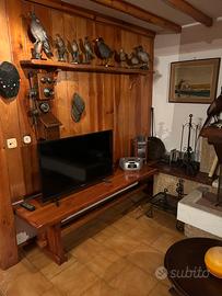 taverna con cucina in legno