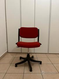 Sedia per scrivania con braccioli  