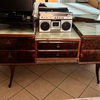 Como appartenente al set in legno di noce