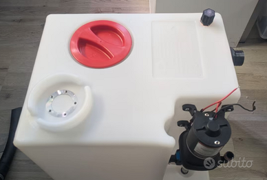 NUOVO - OSCULATI Serbatoio acqua 56L con pompa 
