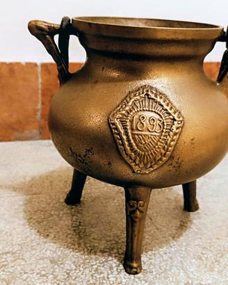 VASO / CALDERONE IN OTTONE MASSICCIO 1893 