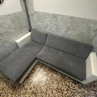 DIVANO MODERNO IN TESSUTO ED ECOPELLE