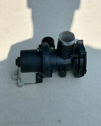 Pompa di scarico acqua indesit