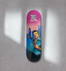 skateboard personalizzato a mano