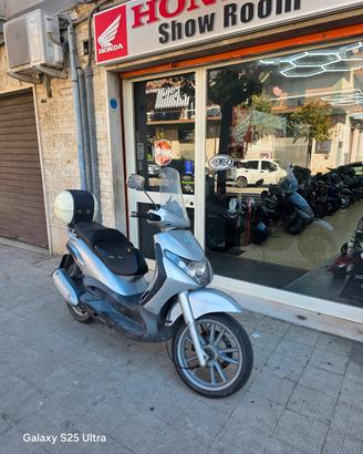 Piaggio Beverly 250