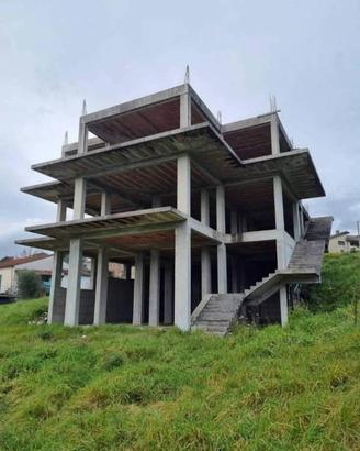 Villa di 439 m² con 1 locale e box auto a Sant'Amb