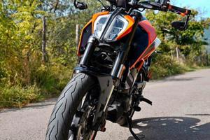KTM Duke 125
