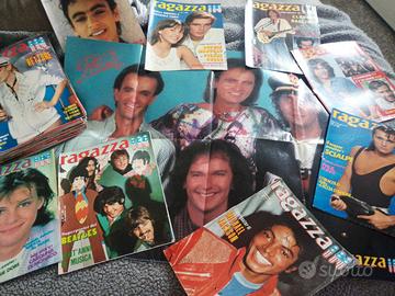 Collezione di 70  poster Rivista Ragazza In