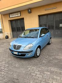 Lancia y