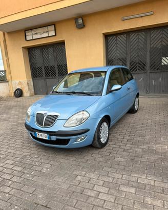Lancia y