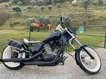 Scarichi Vance & Hines nero per Honda Shadow 600