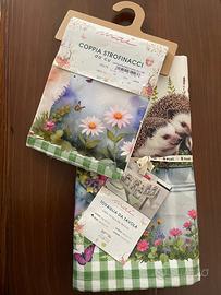 Set Tovaglia+coppia strofinacci - Maè, Via Roma 60