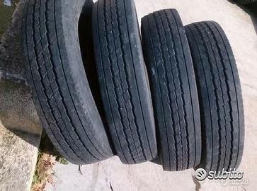 4 gomme usate 275 70 22.5 riken Urban
