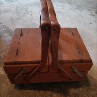 Scatola da cucito vintage 