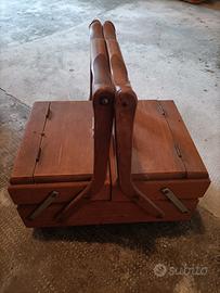 Scatola da cucito vintage 