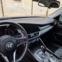 Alfa Romeo Giulia 2.2 180cv