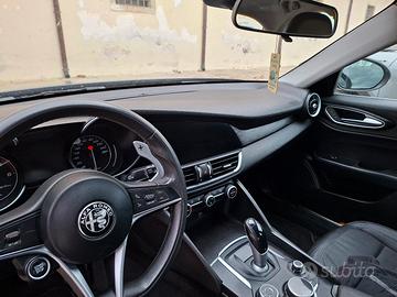 Alfa Romeo Giulia 2.2 180cv