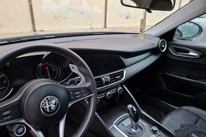 Alfa Romeo Giulia 2.2 180cv