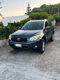 Toyota RAV4  2.2 D con gancio traino