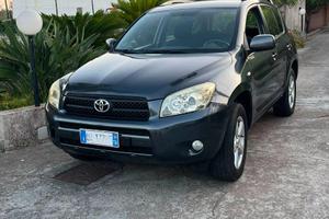 Toyota RAV4  2.2 D con gancio traino