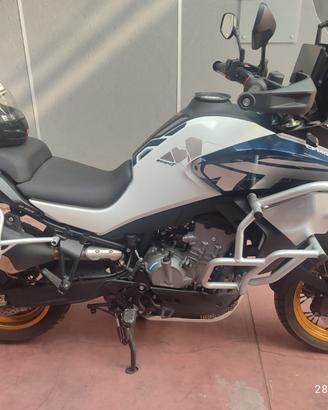  Cf moto