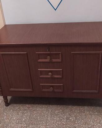 Credenza antica