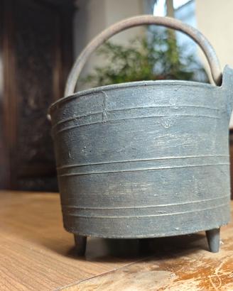 Pentola  in bronzo fuso