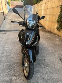 PIAGGIO BEVERLY 300 - 08/2024 - 717 KM