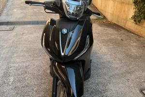 PIAGGIO BEVERLY 300 - 08/2024 - 717 KM