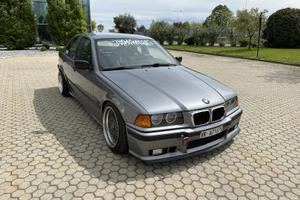 BMW 325