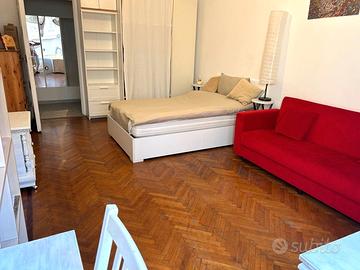 Camera + uso salone/cucina Metro Repubblica