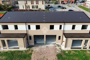 PORZIONE DI QUADRIFAMILIARE A TEZZE SUL BRENTA