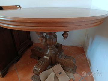 Tavolo rotondo in legno massello