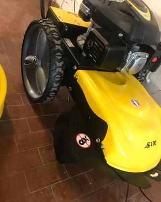 Decespugliatore a ruote trincia